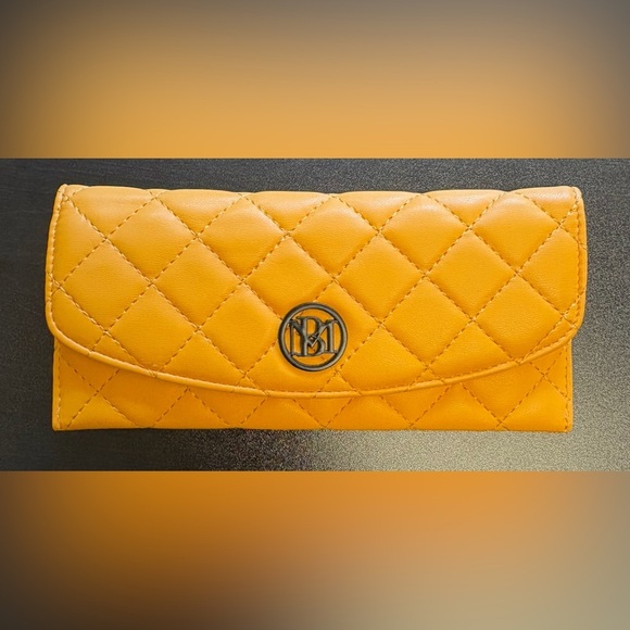 Badgley Mischka Purse Diamond Quilting Cover Wallet Vegan Leather - MSRP $49 - Picture 1 of 4